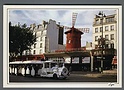 U2584 PARIS LE MOULIN ROUGE ET LE PETIT TRAIN DE MONTMARTRE